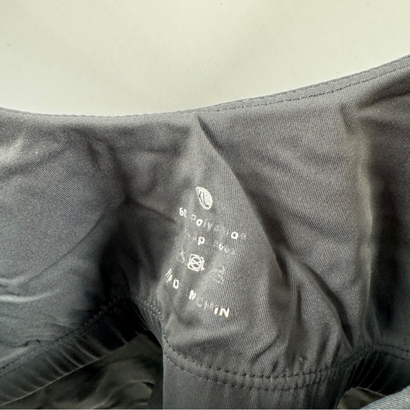 Brandless Athletic Tank Tops with Built-In Shelf Bra 2-Pack Black & Charcoal - Picture 3 of 7